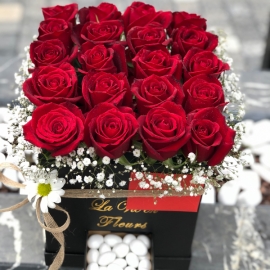  Alanya Çiçek in Box 21 Roses and Candies